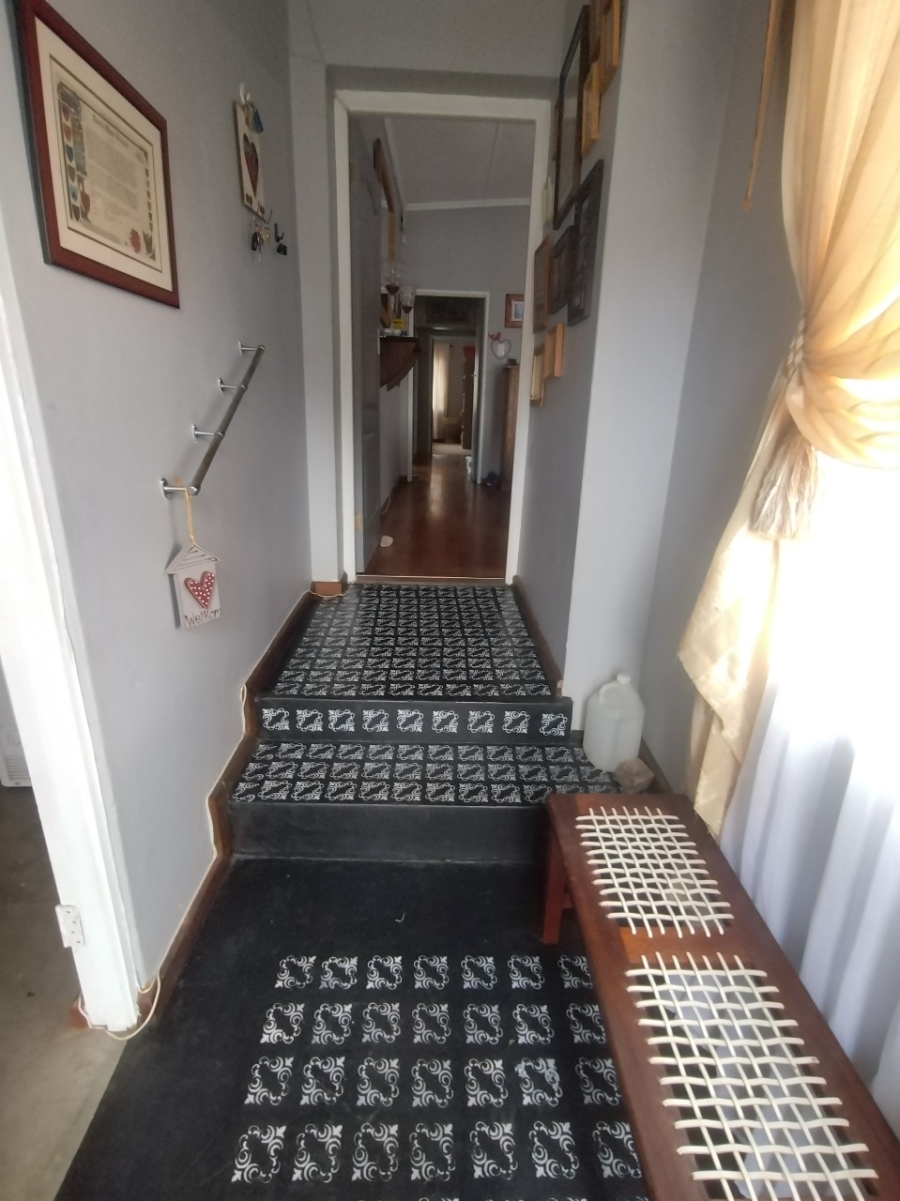 4 Bedroom Property for Sale in Humansdorp Eastern Cape